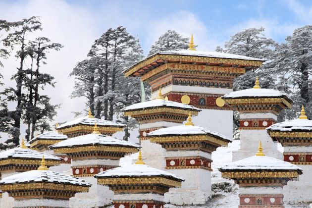 Dochu-la pass bhutan trekking