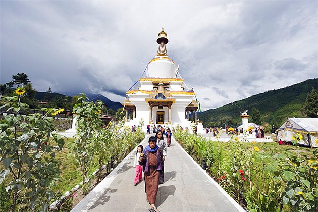 National-Memorial-Chorten-best-place-to-visit-in-Bhutan-classic-tours