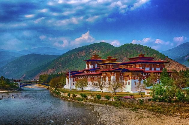 punakha dzong in bhutan