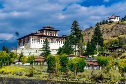 reach paro dzong in bhutan
