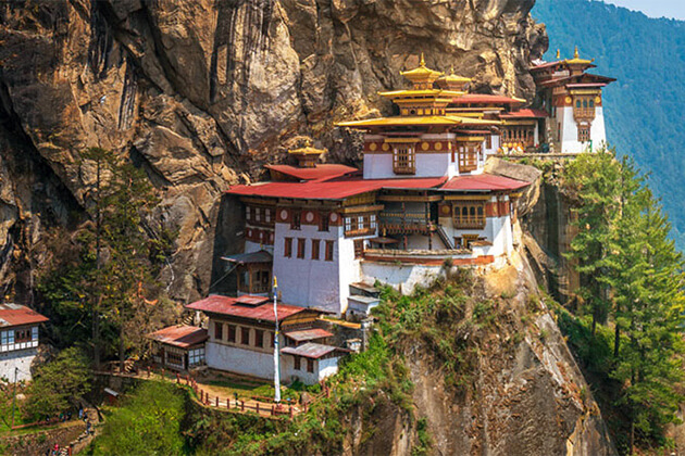 visit Paro Dzong in Bhutan tours