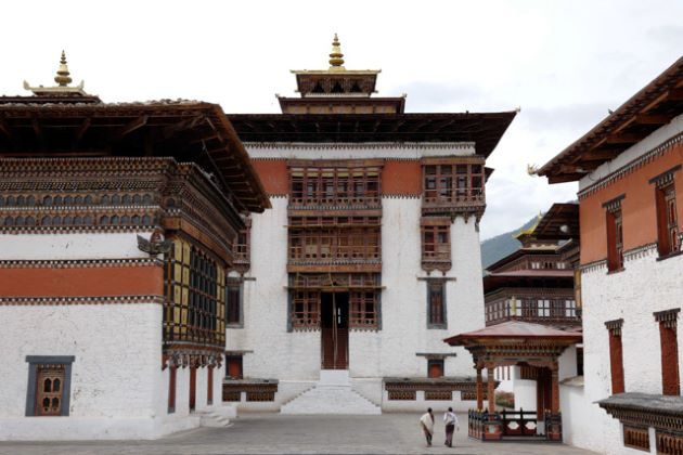 visit Tashichho Dzong in thimphu bhutan trekking holidays