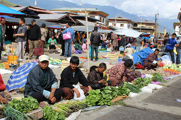 visit Weekend Market in Paro best thing to experience in Bhutan tour